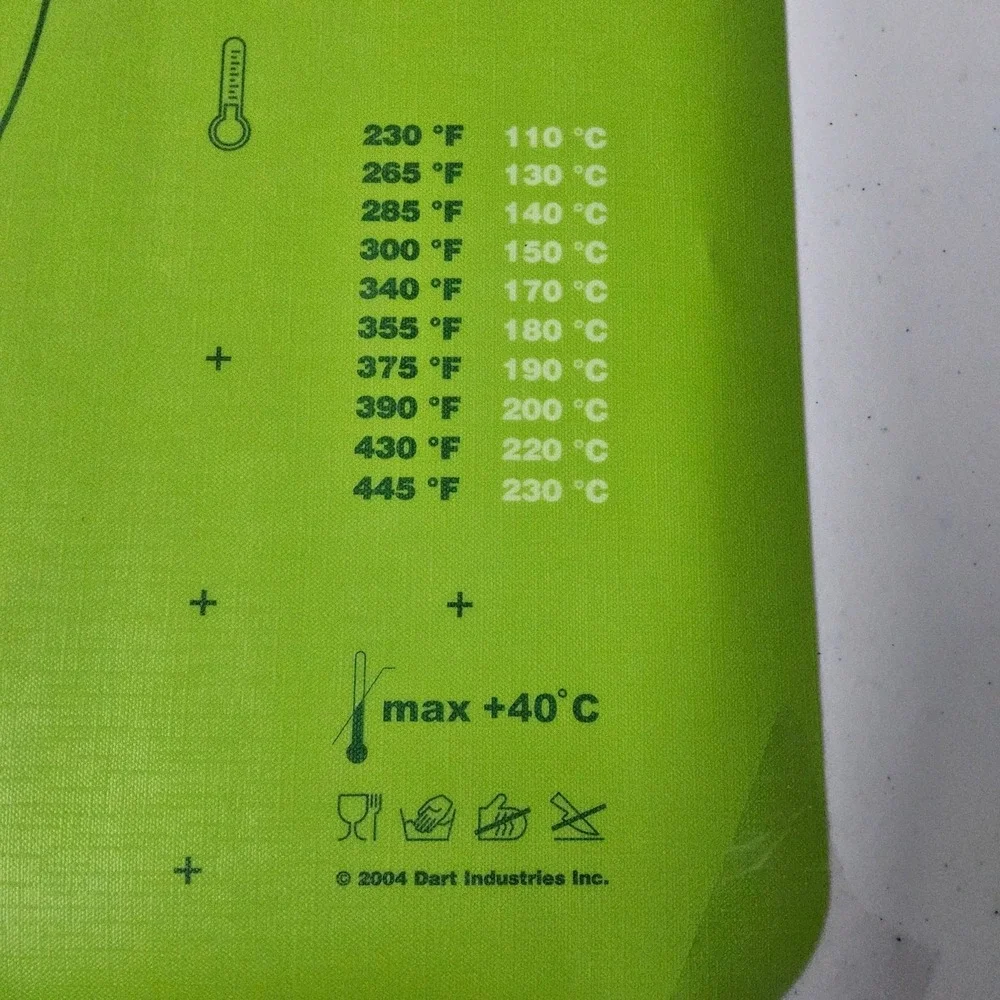 Tupperware Bakers Mat Green Silicone Pastry Made in Germany 2004 Dart Industries